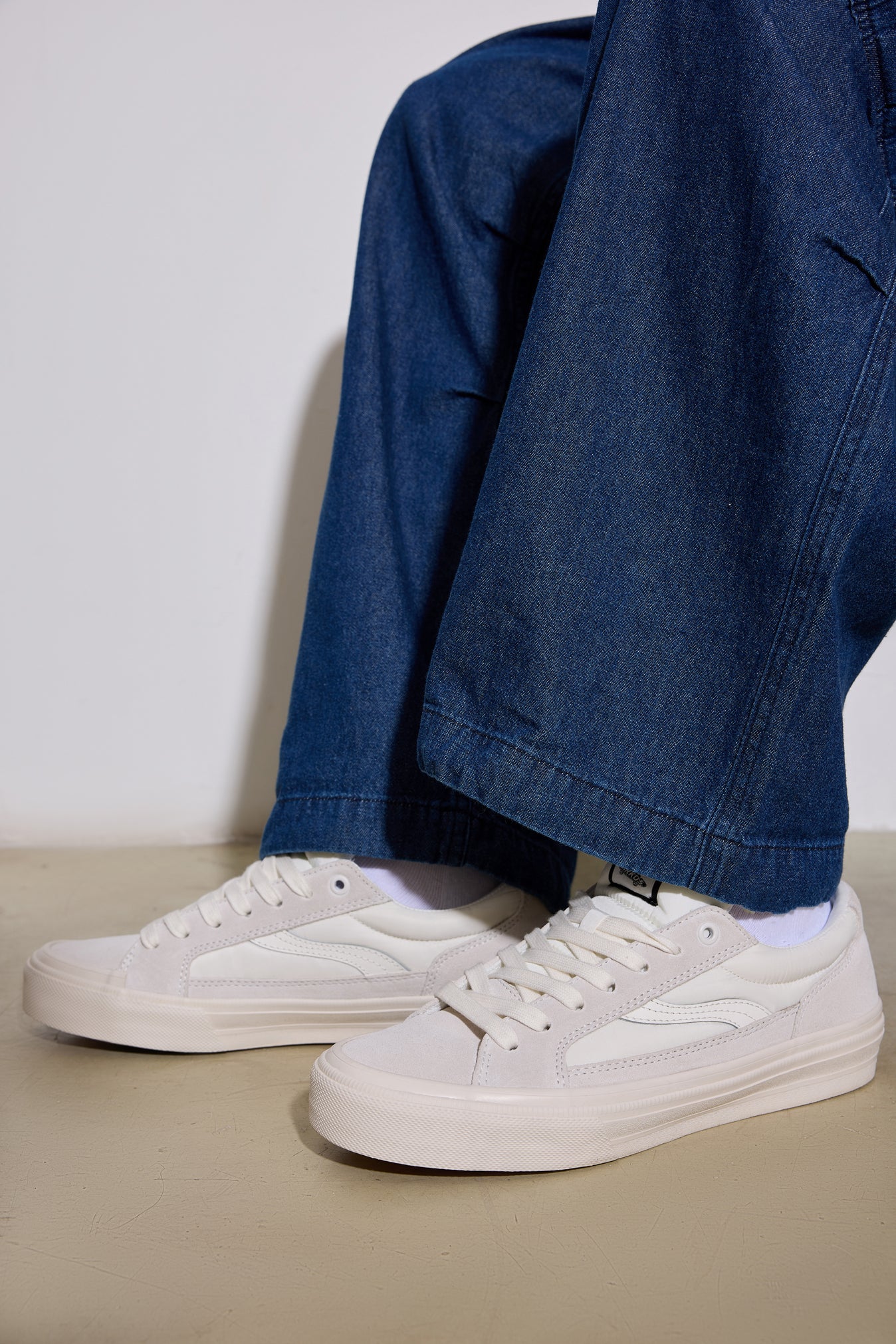 ASTLEY NEON - WHITE NYLON