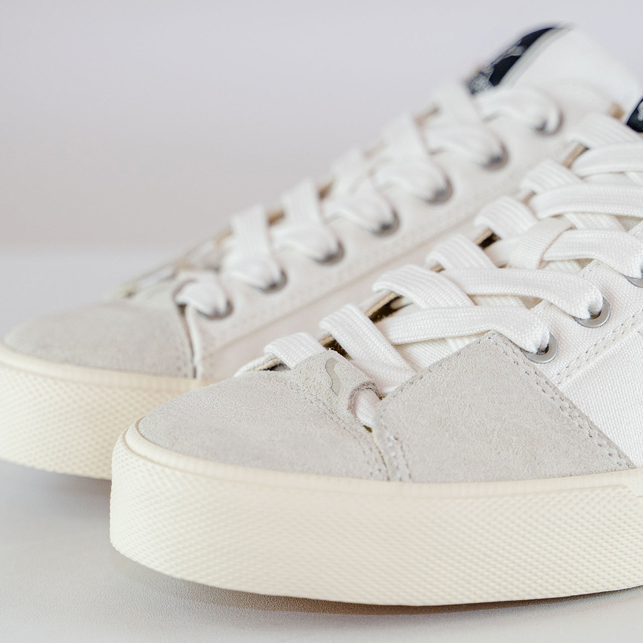 THE CLOWN - OFF WHITE